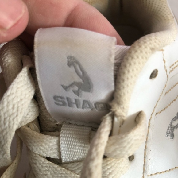 Reebok - SHAQ.  Classic White Sneakers size 10 children. Could use a better wash - Picture 5 of 8